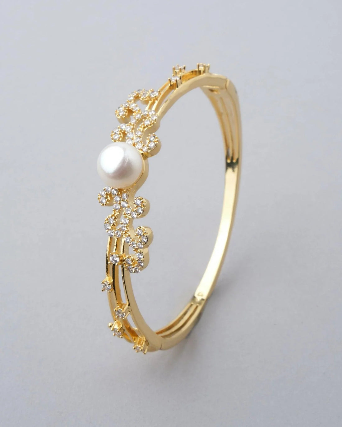 Clover Twist Pearl Bangle - Chandrani Pearls