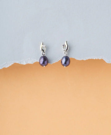 Delicate Stone Studded Pearl Earring - Chandrani Pearls