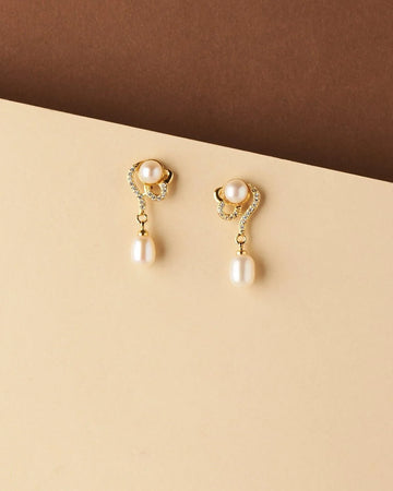 Delicate Stone Studded Pearl Earring - Chandrani Pearls