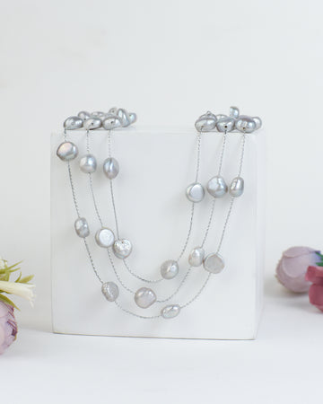 Mermaid Curve Pearl Necklace