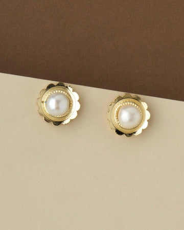 Pretty Floral Pearl Stud Earring - Chandrani Pearls