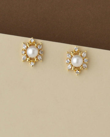Pretty Pearl & Stone Stud Earring - Chandrani Pearls