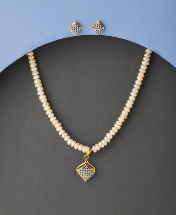 Pretty Stone Studded Pearl Necklace Set - Chandrani Pearls