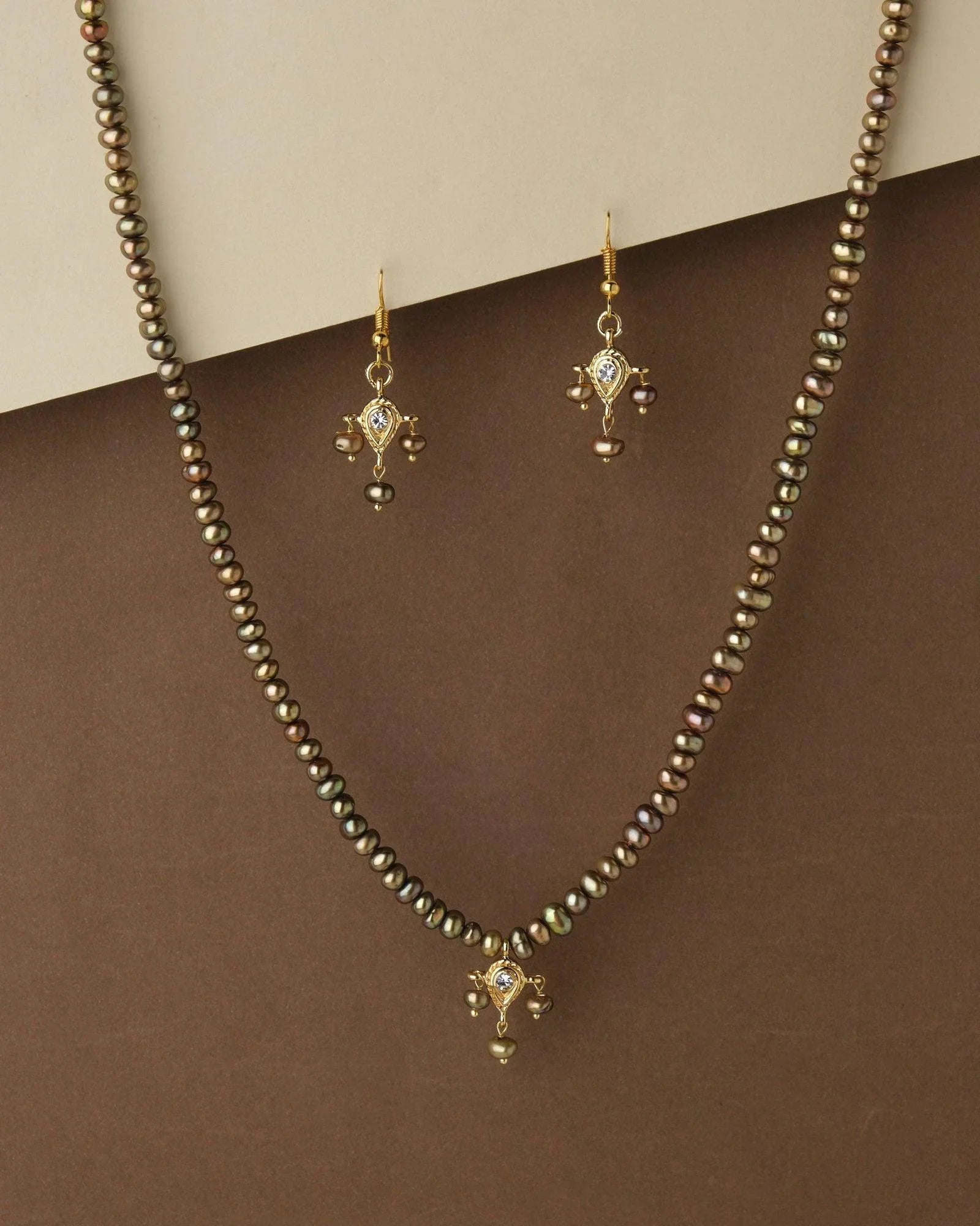 Simple Pearl Necklace Set - Main Image