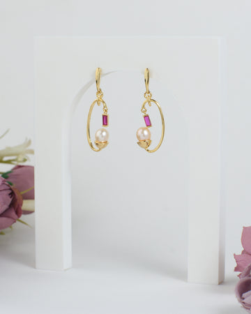 Dreamy Girl Pearl Earrings