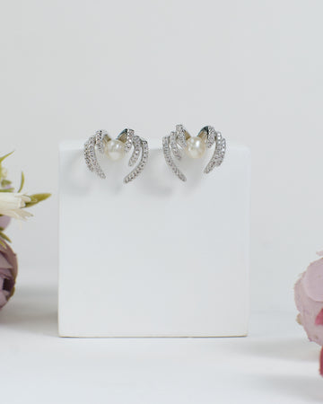 Heartfelt Love Spark Pearl Earrings