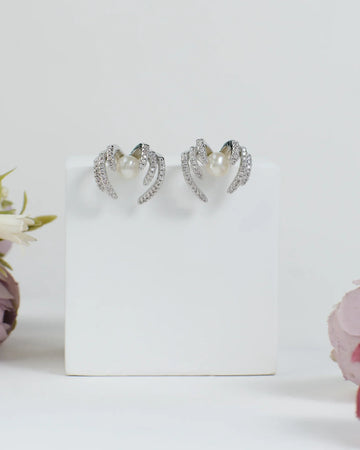 Heartfelt Love Spark Pearl Earrings