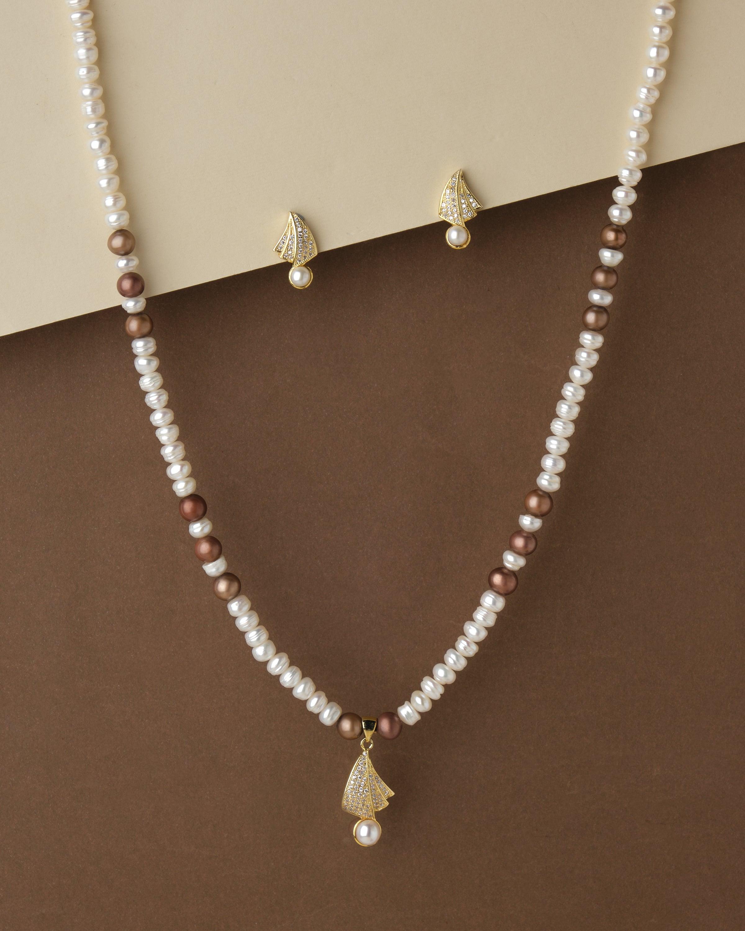 Pretty Pearl Necklace Set
