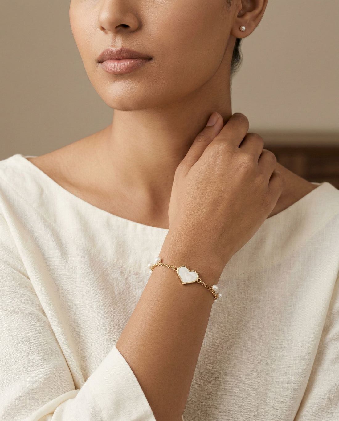 Elegant Gold Plated Heart & Pearl Charm Bracelet