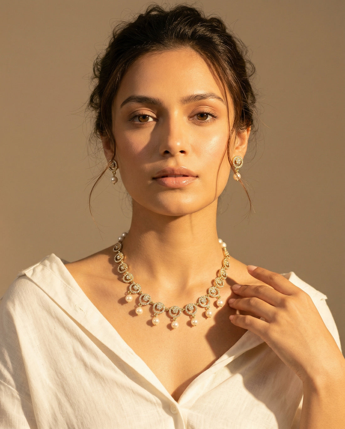 Gold-Plated Round Motif Pearls Necklace Set