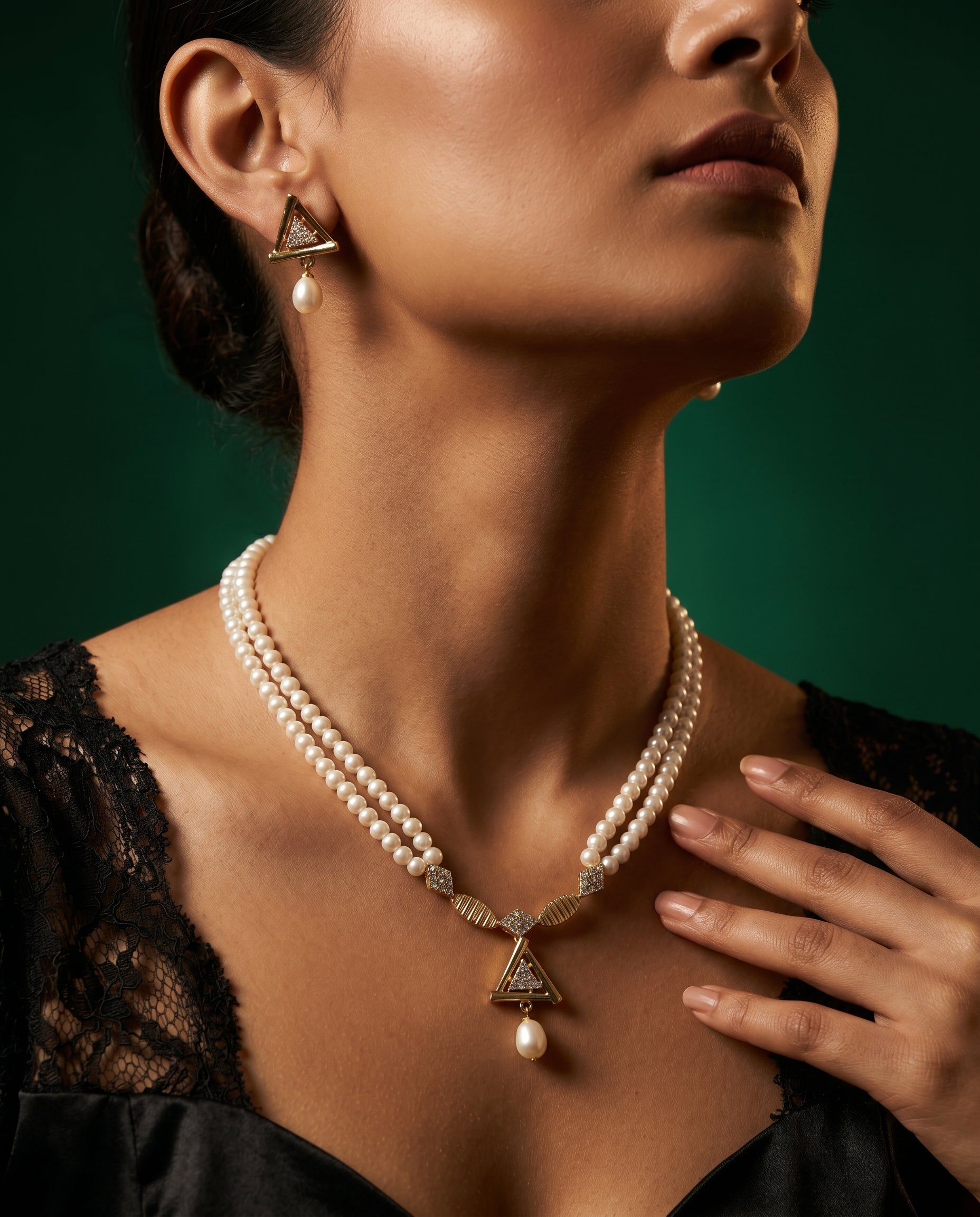 Double line pearl necklace
