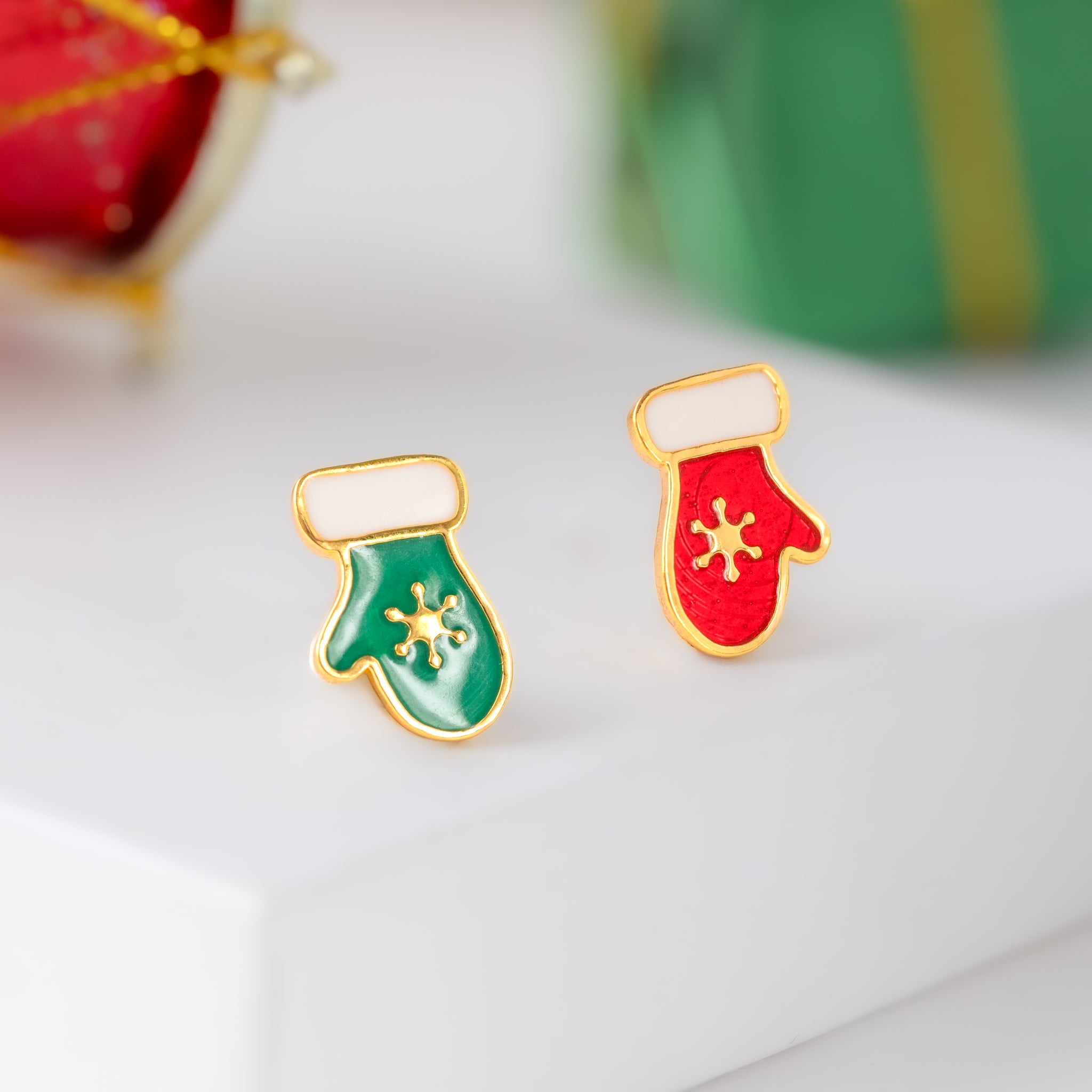 Festive Christmas Gloves Earrings – Red & Green Holiday Charm
