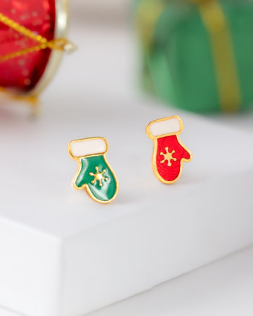 Festive Christmas Gloves Earrings – Red & Green Holiday Charm