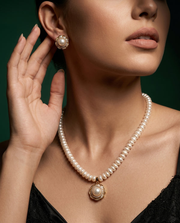 Vintage Bloom Scalloped Pearl Necklace & Earring Set