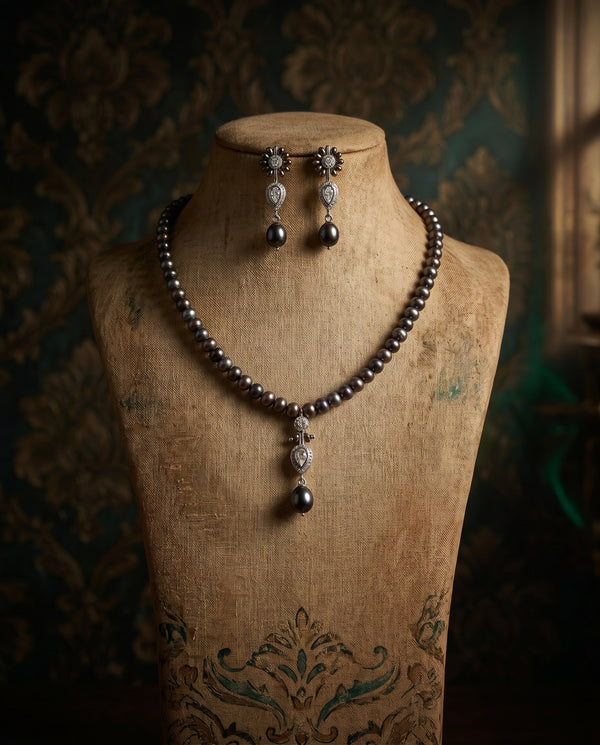 Contemporary Single-Strand Black Pearl Necklace Set