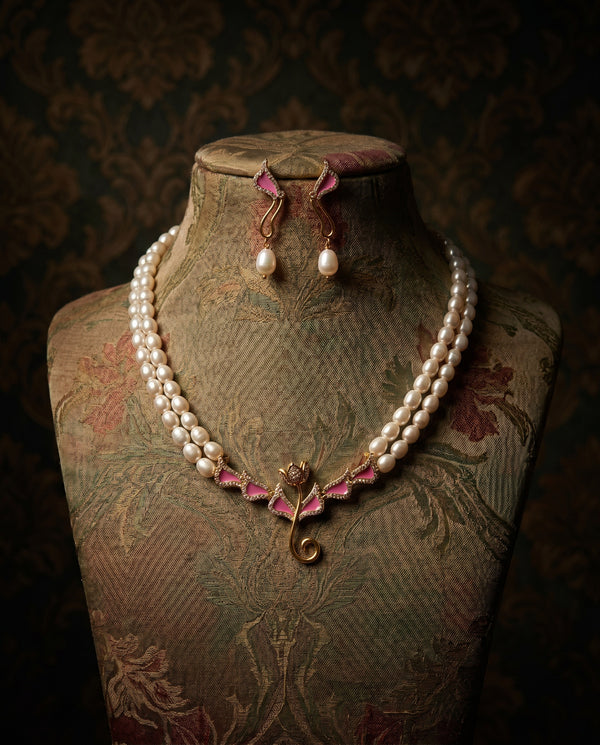 Elegant Double-Layer Floral White Pearl Necklace Set