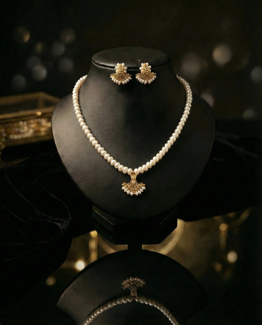Gold-Plated Fan Motif Pearl Jewellery Set