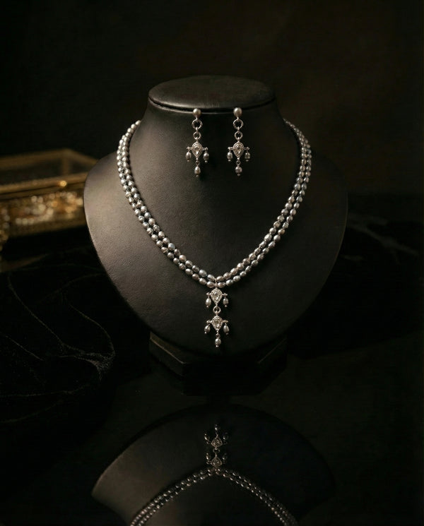 Vintage-Style Black Pearl Jewellery Set