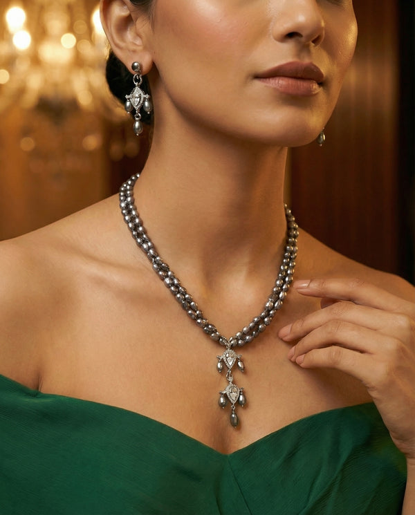 Vintage-Style Black Pearl Jewellery Set