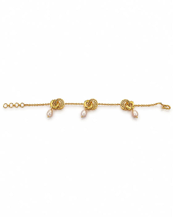 Gold-Plated Interlocking Circle & Pearl Charm Bracelet