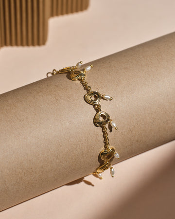 Irresistibly Stylish Link Pearl Bracelet