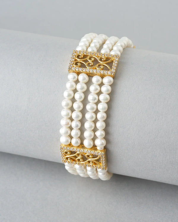 Divine Pearl Shine Bracelet