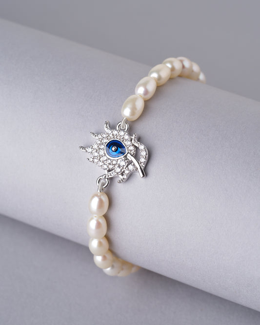 Moonlit Delight Pearl Bracelet