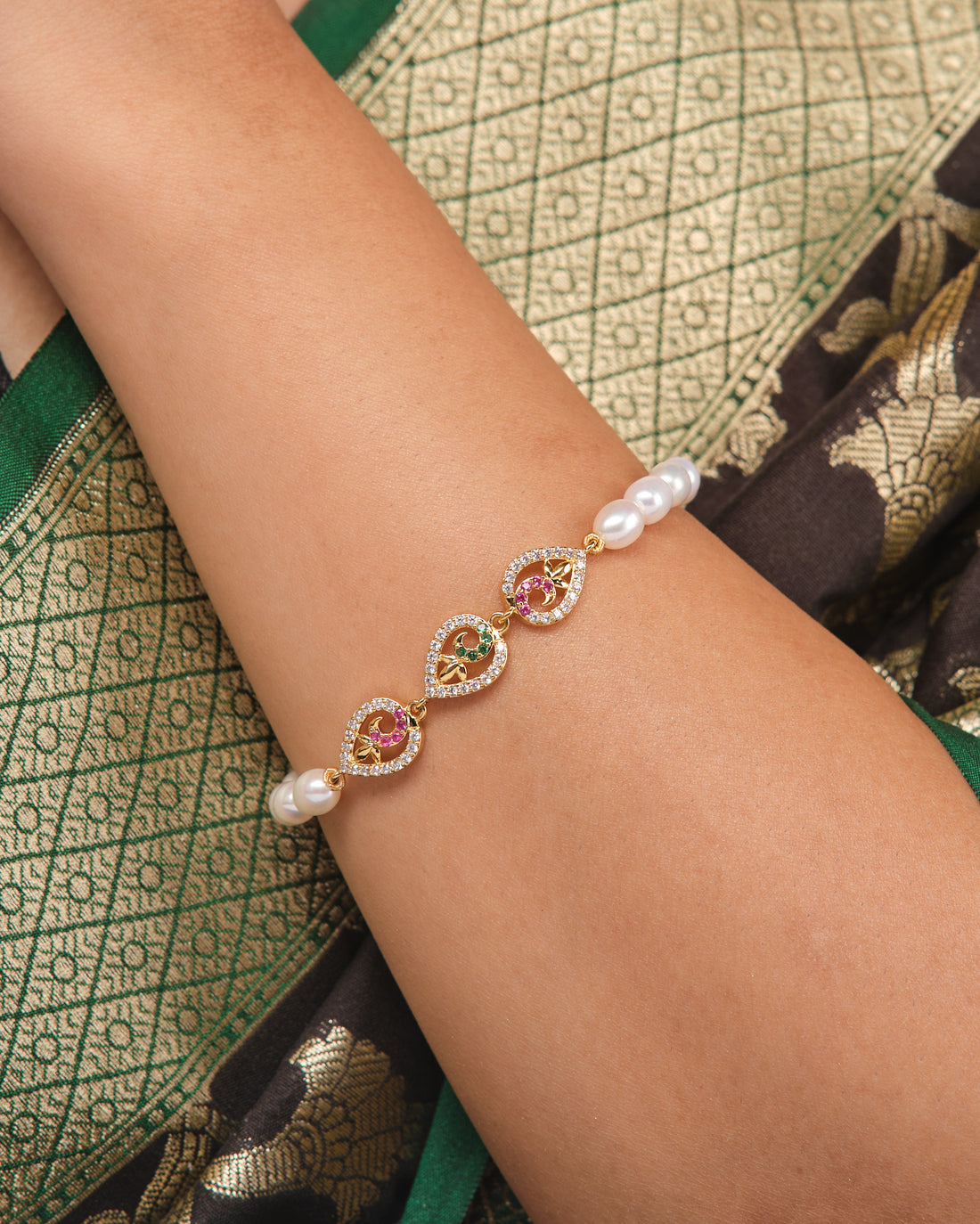 Noor Graceful Glam Bracelet