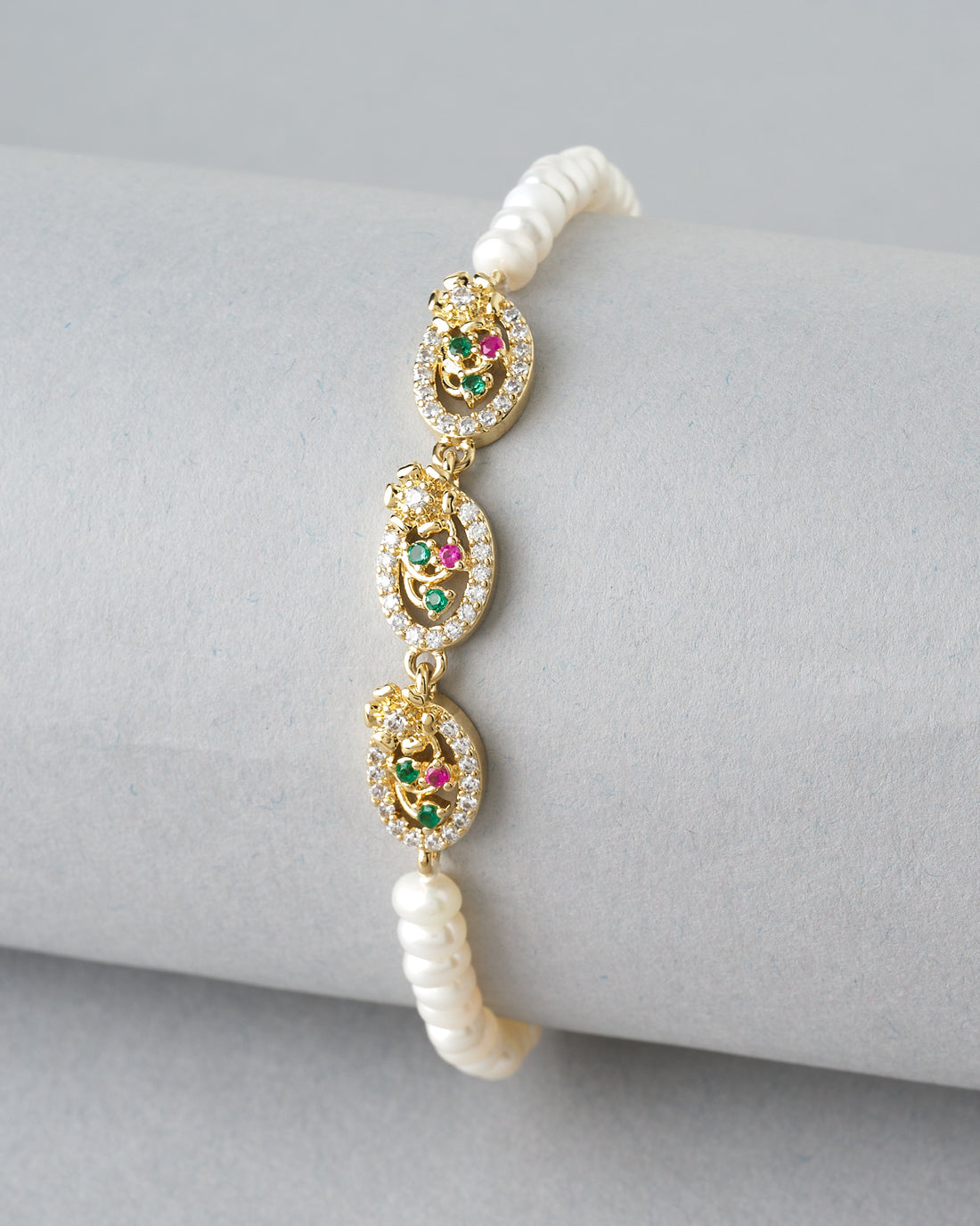 Noor Soft Glow Pearl Bracelet