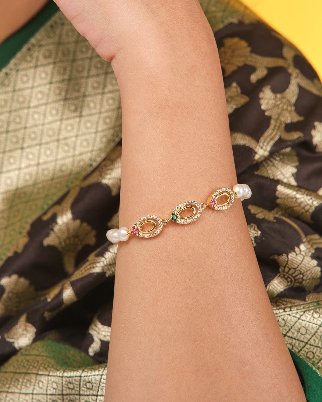 Noor Pearl Glow Bracelet