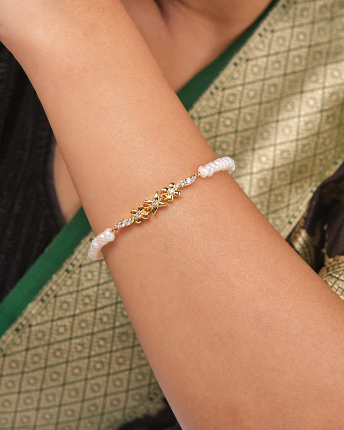 Noor Elegant Harmony Bracelet