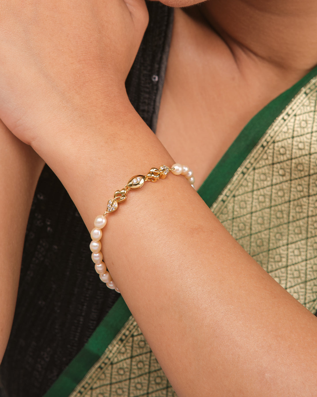 Noor Pink Light Pearl Bracelet