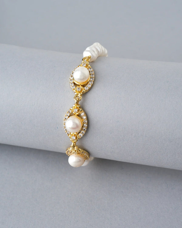 Delicate Pearl Bracelet with Cubic Zirconia Sparkle