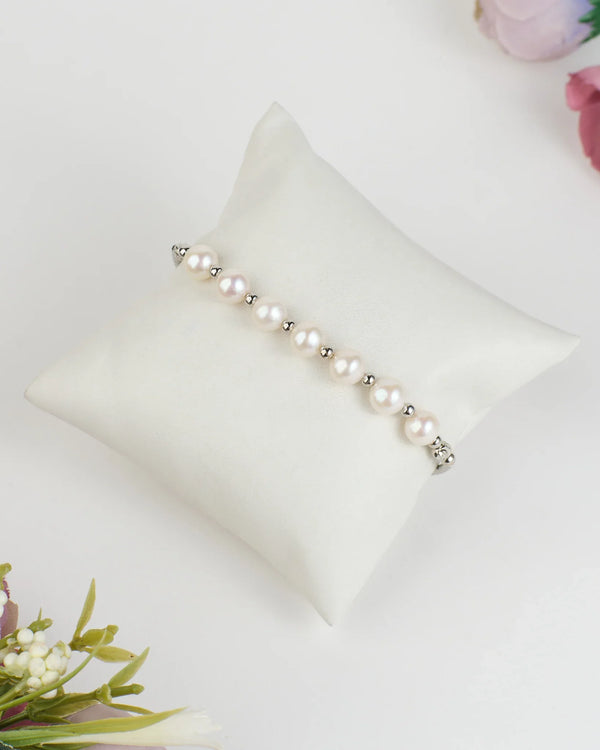 Petite Spheres Dramatic Pearl Bracelet
