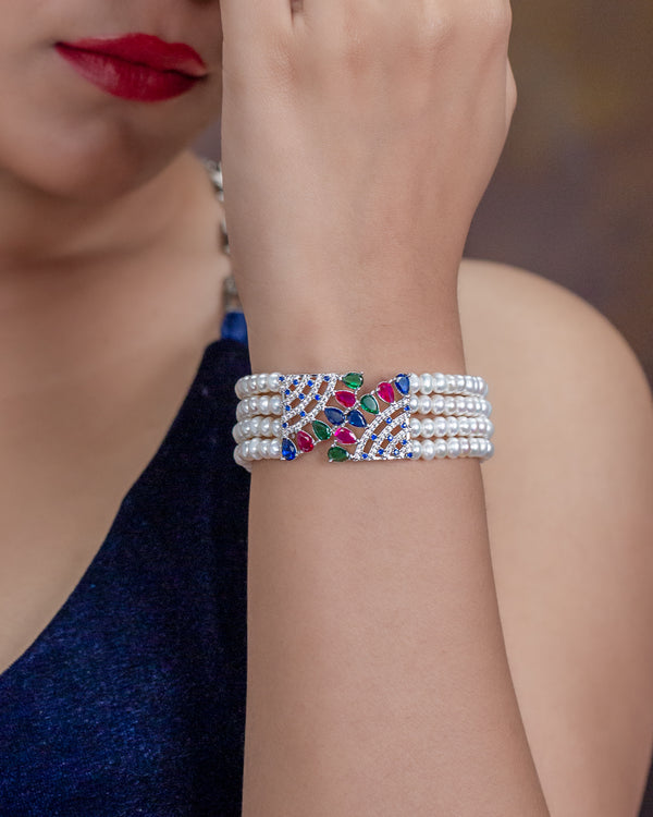 Elegant Peacock Motif Pearl Bracelet with CZ Stones