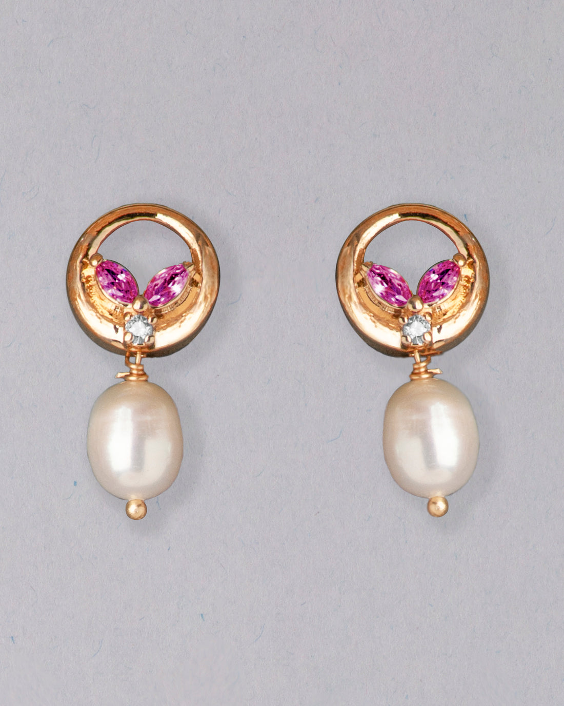 Pretty Stone Studded Pearl Earring