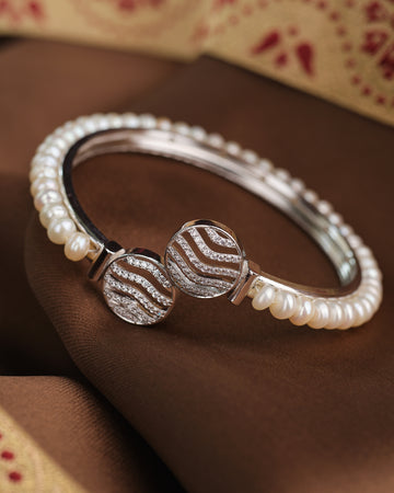 Classic Pearl Elegance Bangle