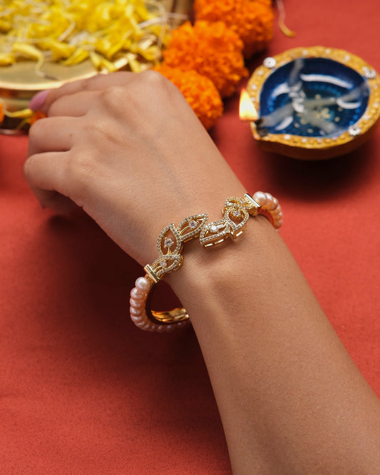 The Serene Leaves Pearl Bangle