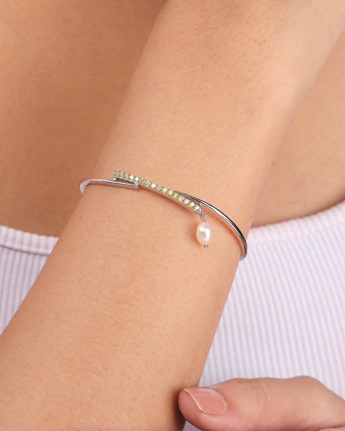 Minimalist 925 Silver Bracelet with Cubic Zirconia Accents