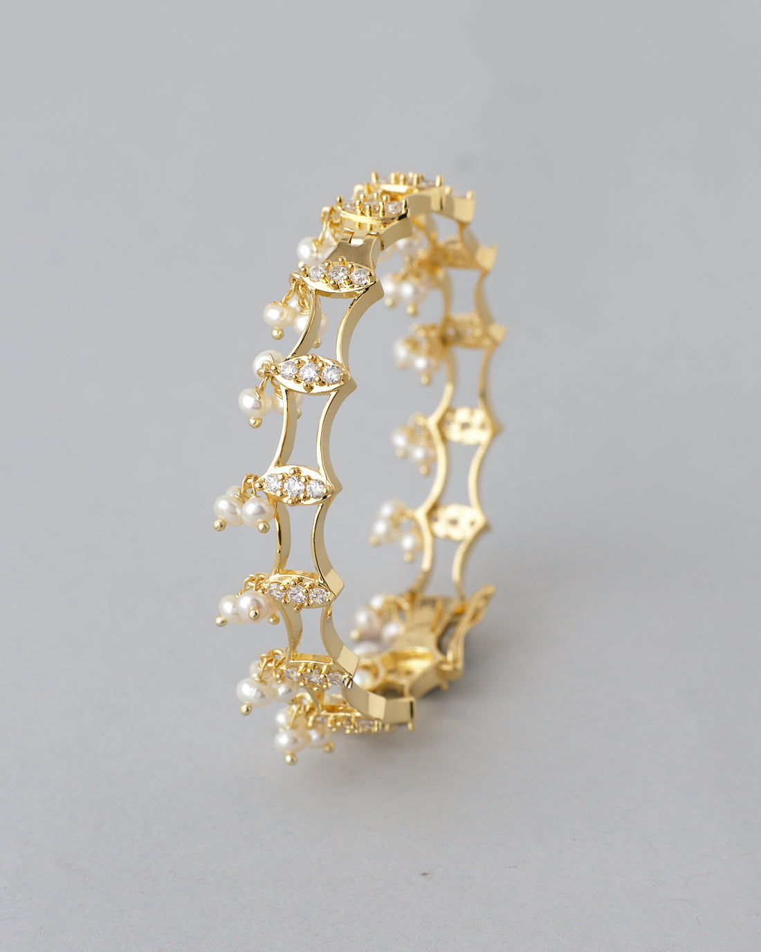 Regal Pearl Cluster Bangle
