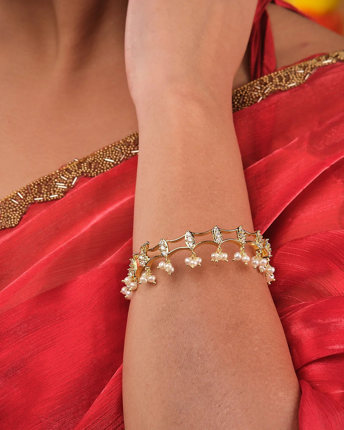 Regal Pearl Cluster Bangle