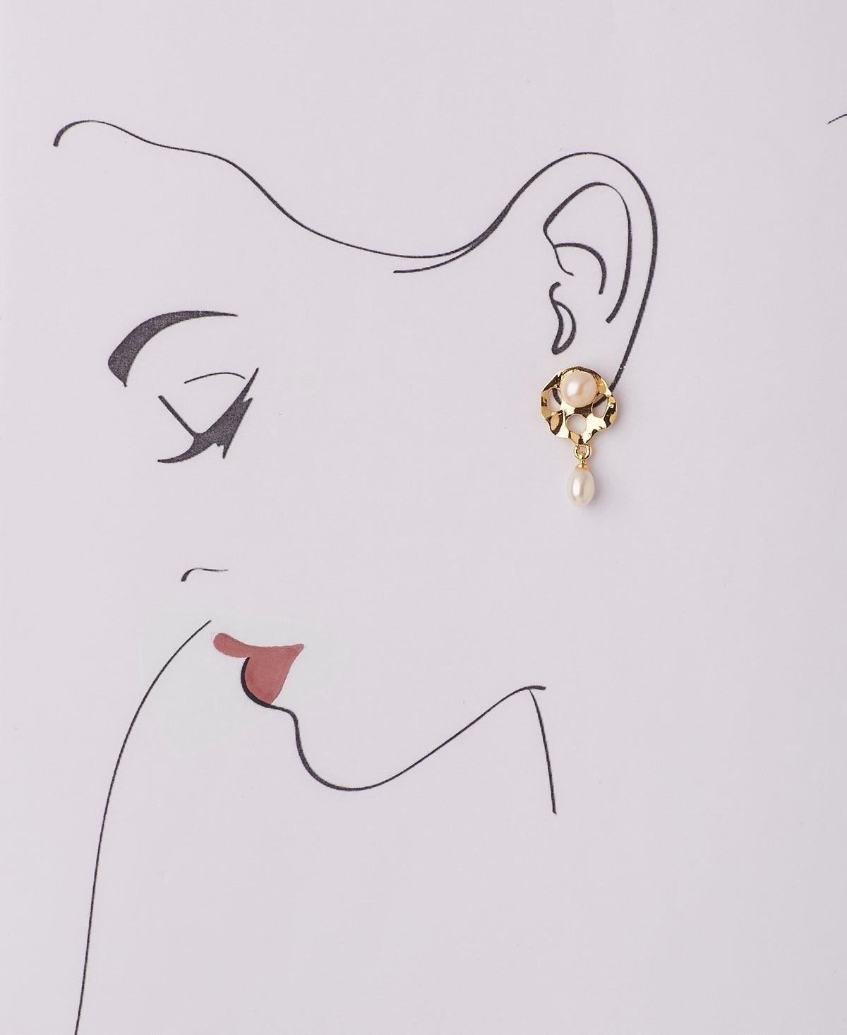 Beautiful Hanging Pearl Earring - Chandrani Pearls