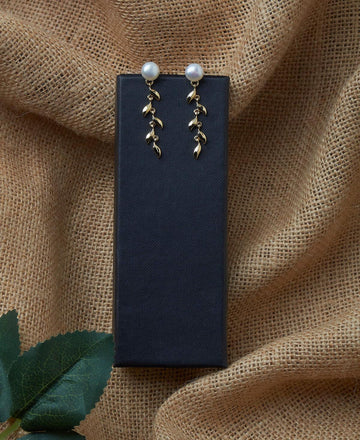 Beautiful Leaf Hanging Earring - Chandrani Pearls