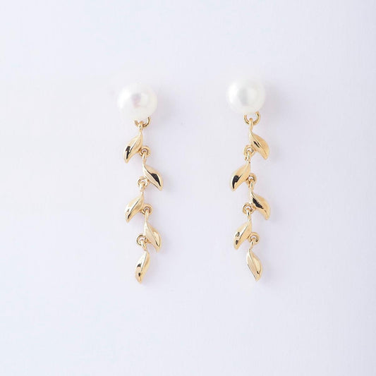 Beautiful Leaf Hanging Earring - Chandrani Pearls