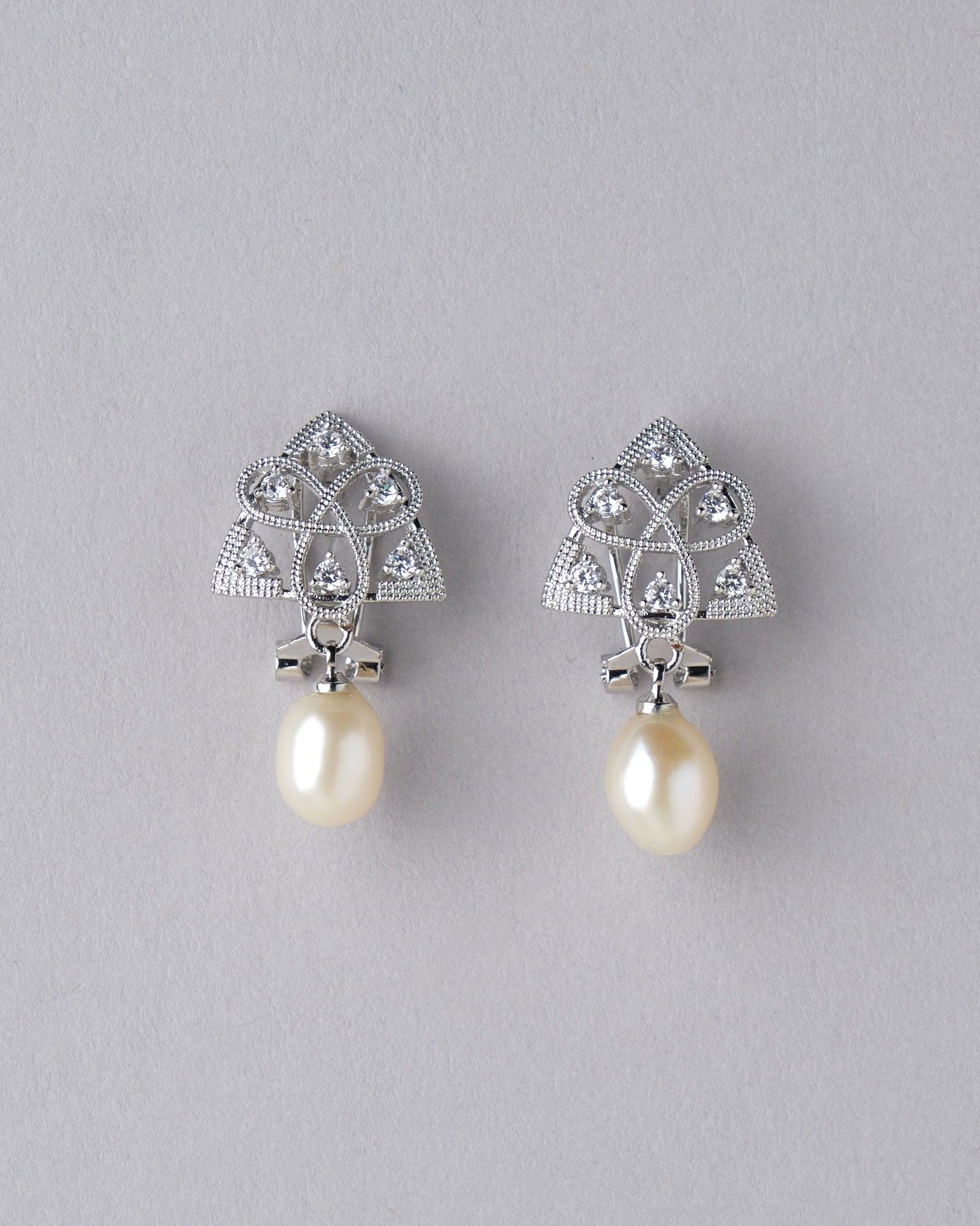 Beautiful Pearl hanging Earring - Chandrani Pearls