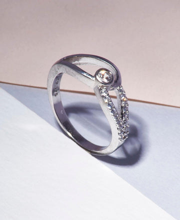 Beautifully Crafted Sterling Silver Ring - Chandrani Pearls