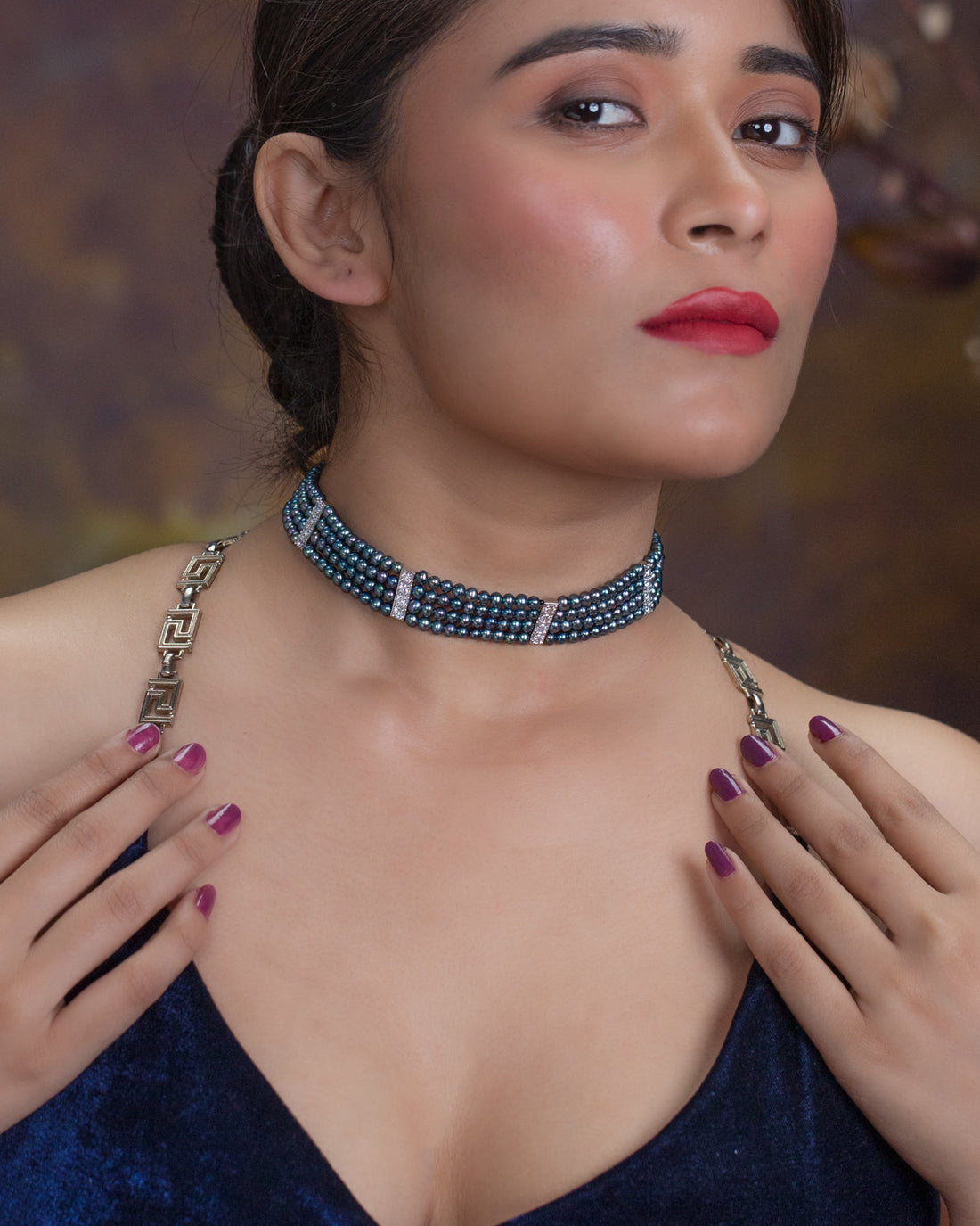 Iridescent Peacock Pearl Black-Row Choker Necklace