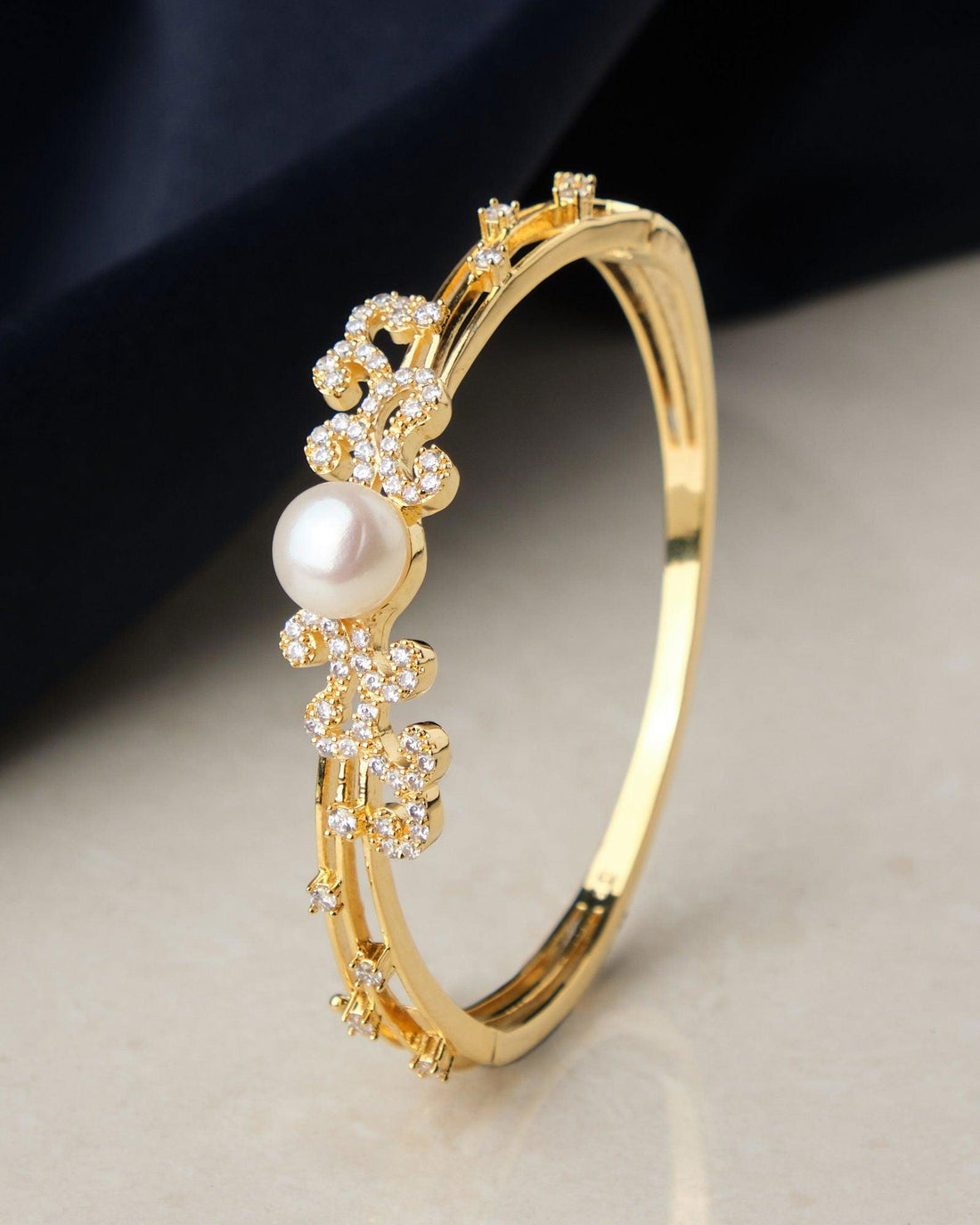Clover Twist Pearl Bangle - Chandrani Pearls