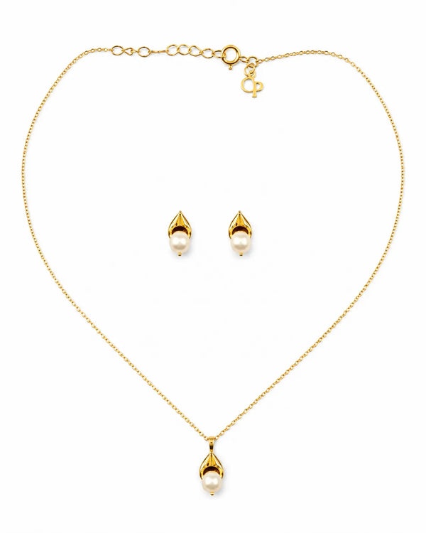 Modern Flame Pearl Pendant & Stud Earrings Jewellery Set