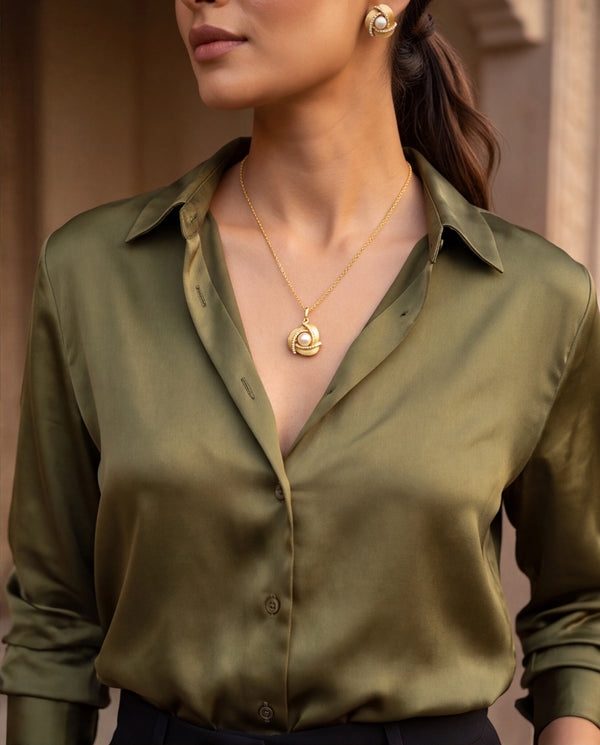 Brushed Gold Swirl Pearl Pendant & Earring Set
